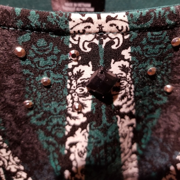 STYLE & CO. Green Sequined Ladies Top (Size 2X) - Picture 4 of 4